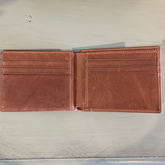 NIB AirTag Men’s Leather Wallet with RFID - Picture 5 of 6